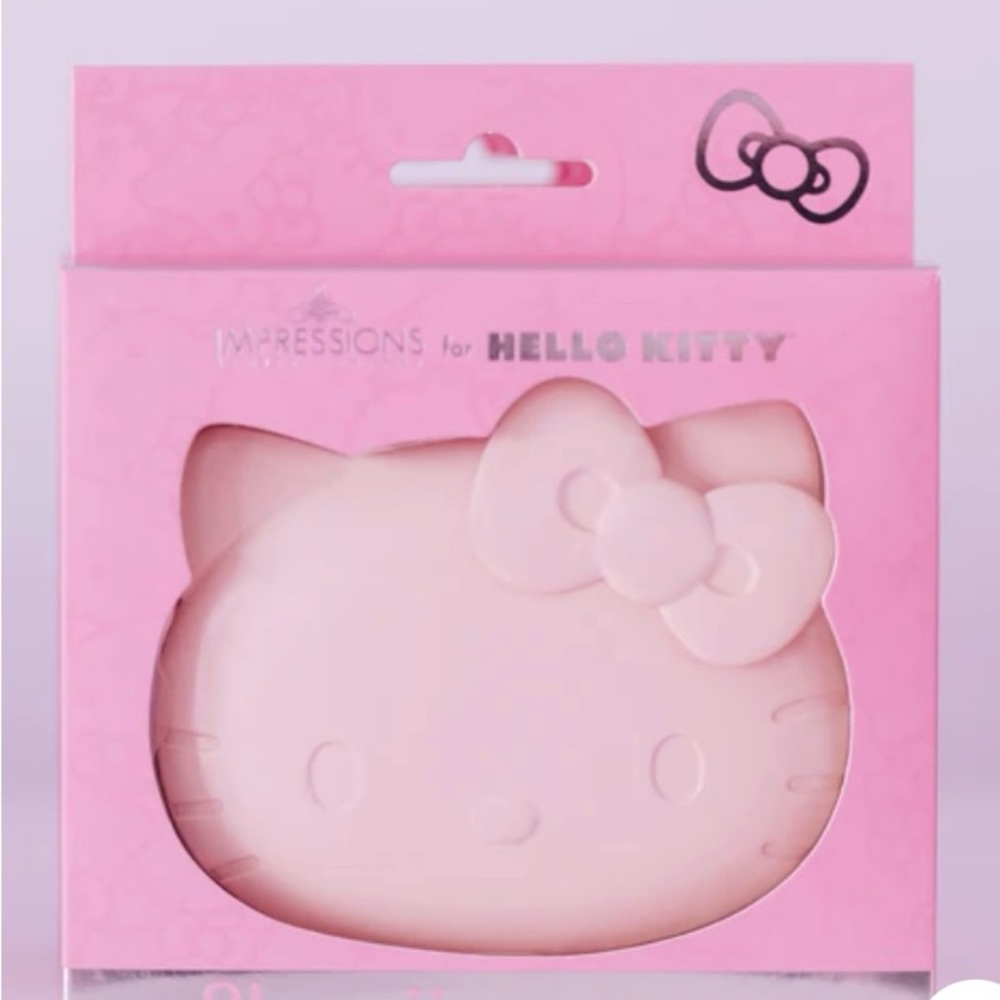 Impressions for Hello Kitty Battery Compact Mirror